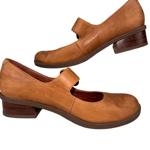 Dansko Brown Flats with Buckle - Picture 3 of 10